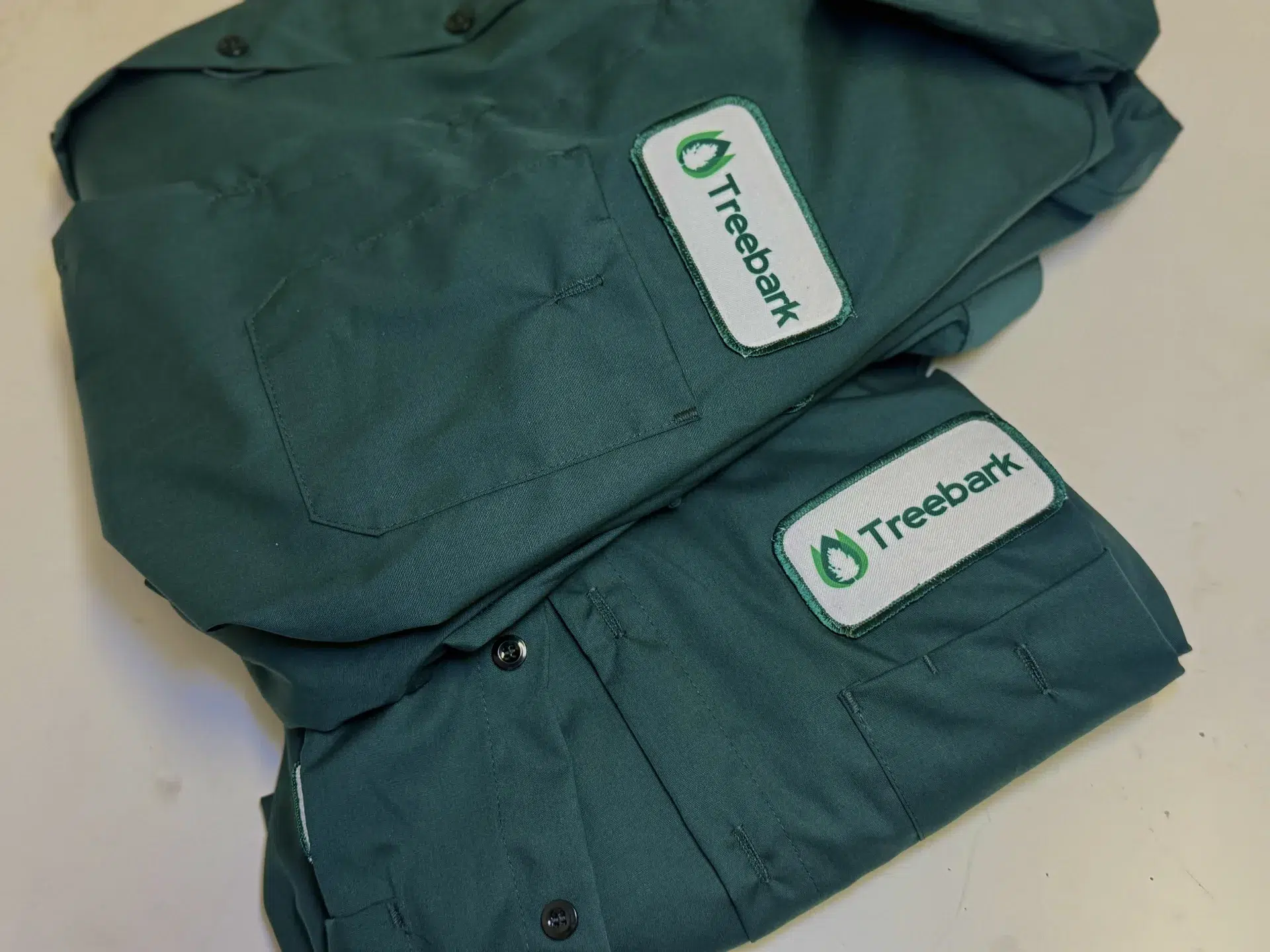 Treebark pest control technician serving Los Angeles County