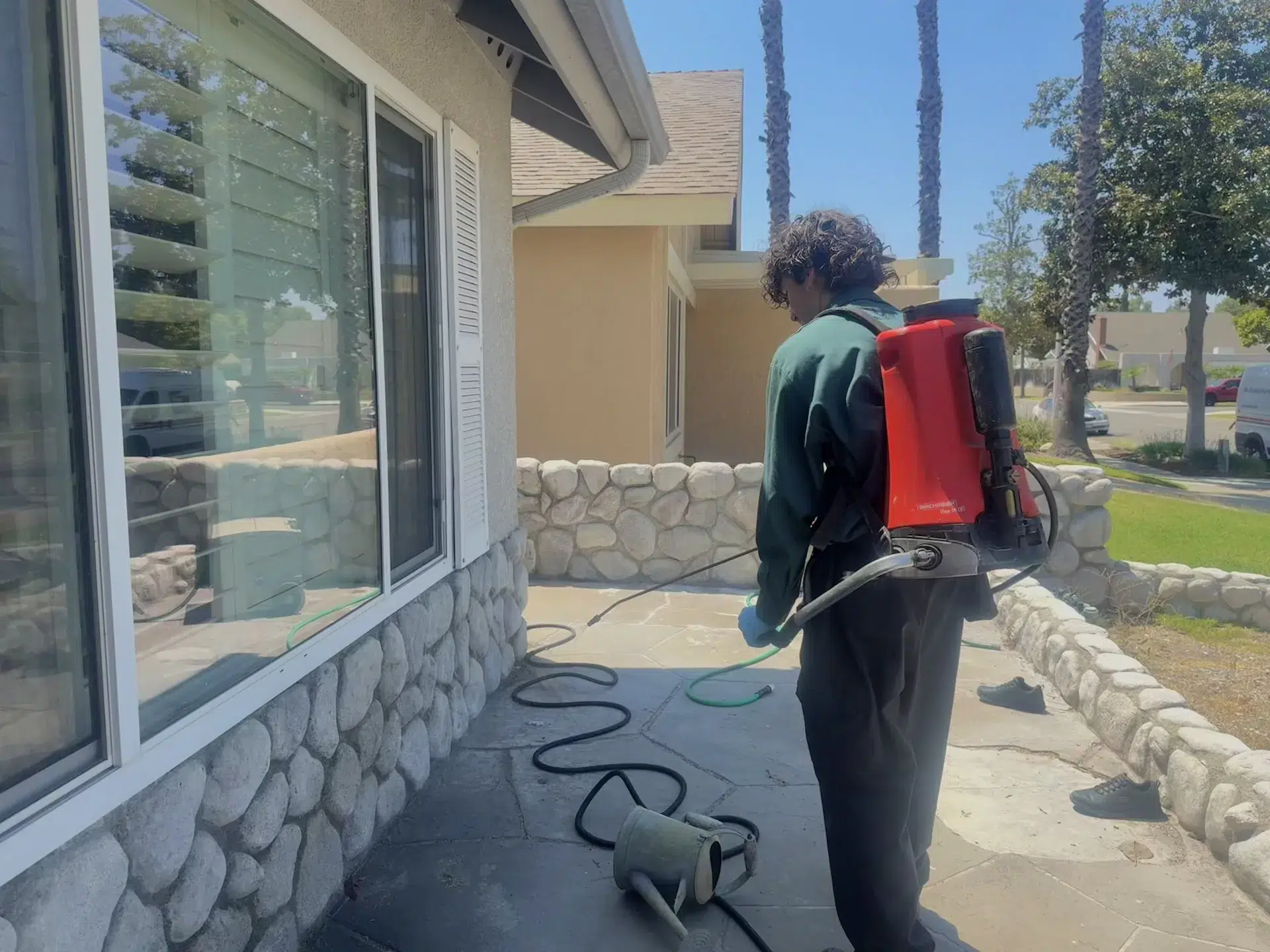 Treebark Kenzie technician supporting an Arcadia CA residence