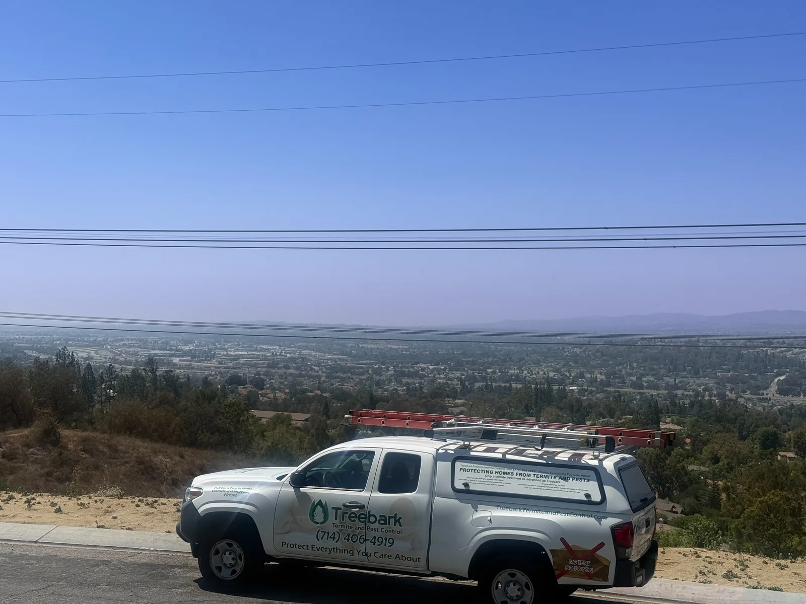 Pest Control Huntington Beach CA | Treebark 6 Huntington Beach drywood termite treatment truck - no tent